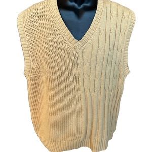 BNWT 33 Degrees Preppy Split Pattern Cable Knit Sweater Vest. Size XL